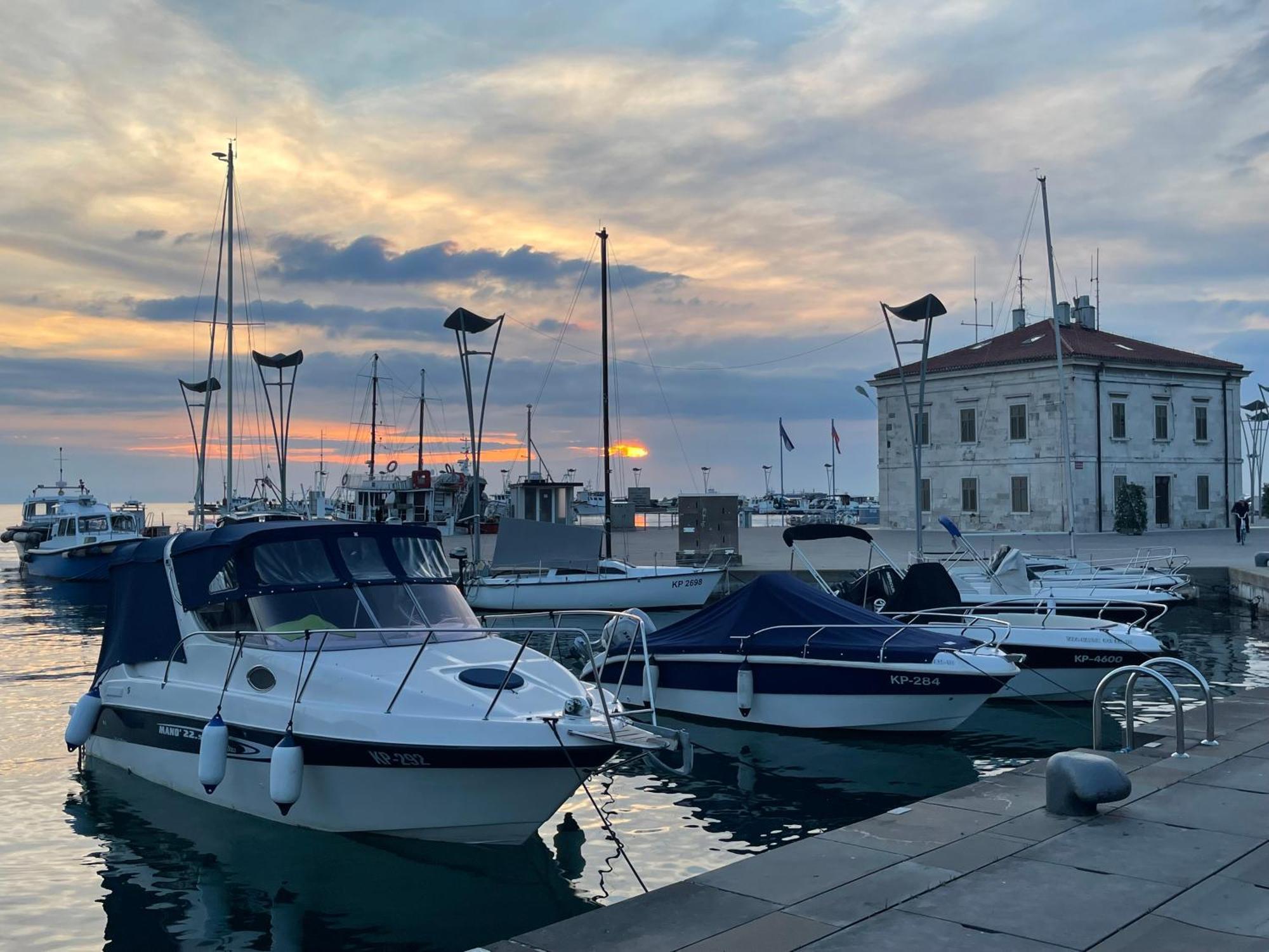 Sunset Residence Koper & Free Parking Garage Eksteriør bilde